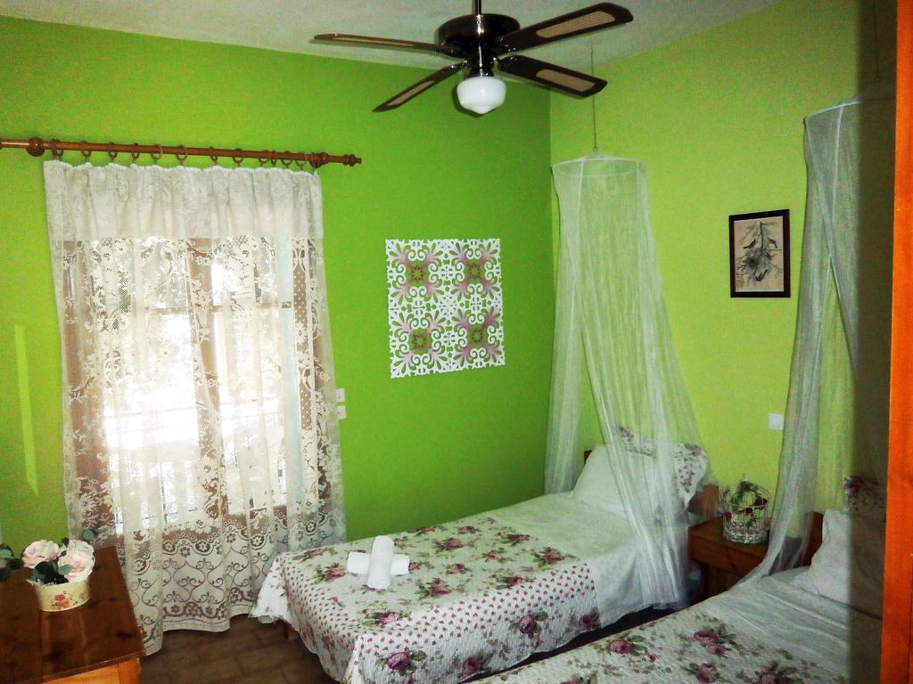 Paraskevi Apartments Ypsos Rum bild
