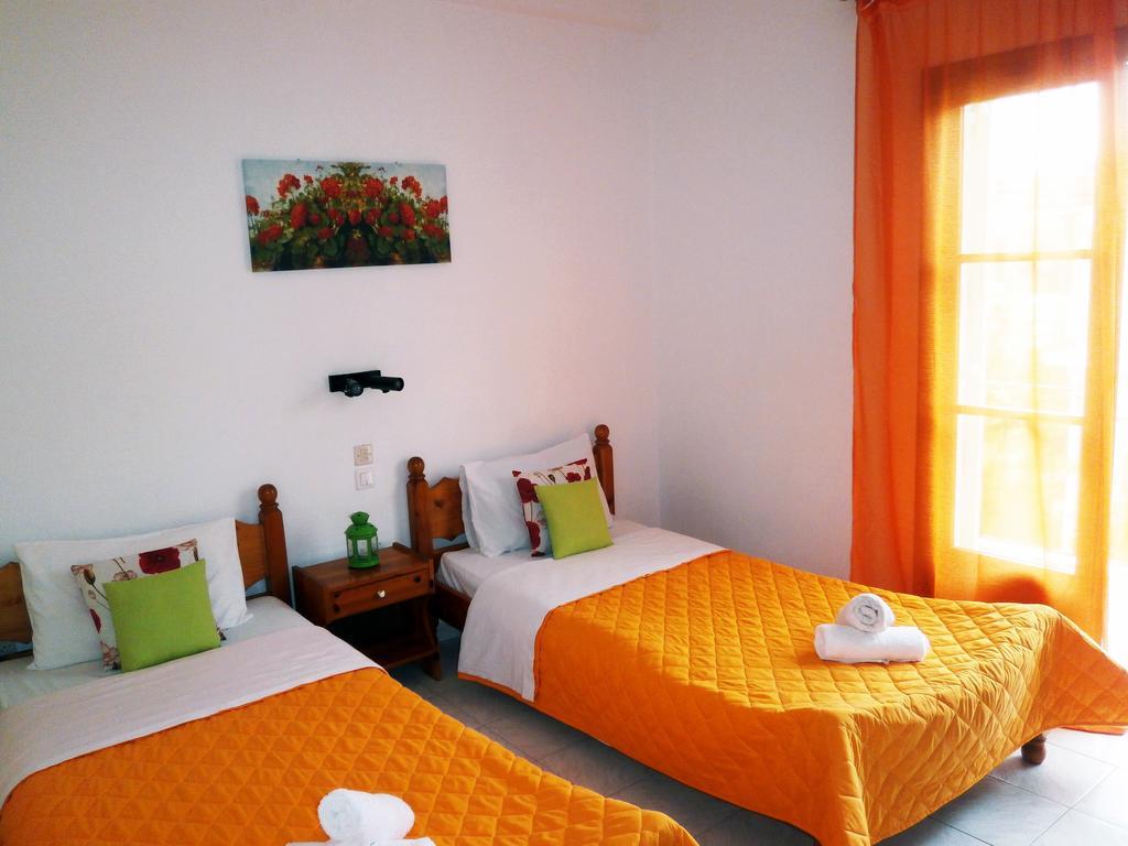 Paraskevi Apartments Ypsos Rum bild
