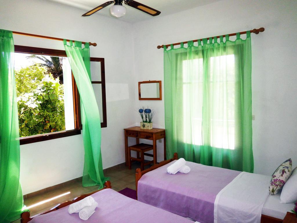 Paraskevi Apartments Ypsos Rum bild